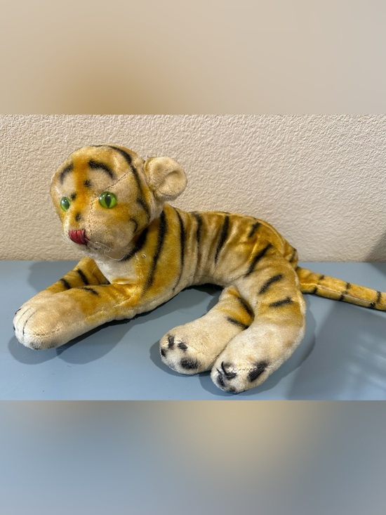 Steiff Other - Vintage Steiff Reclining Tiger Plush 53944